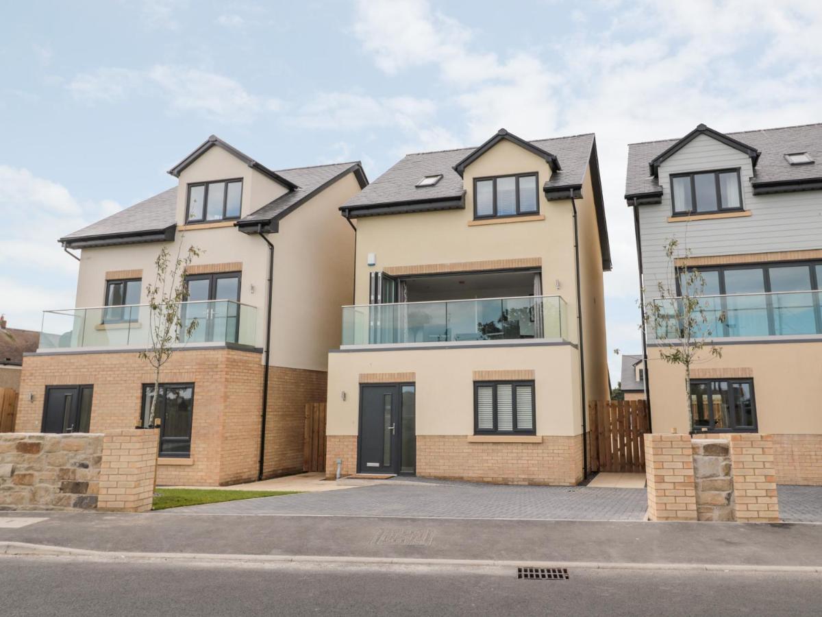 Amble Views Villa Morpeth Exterior photo